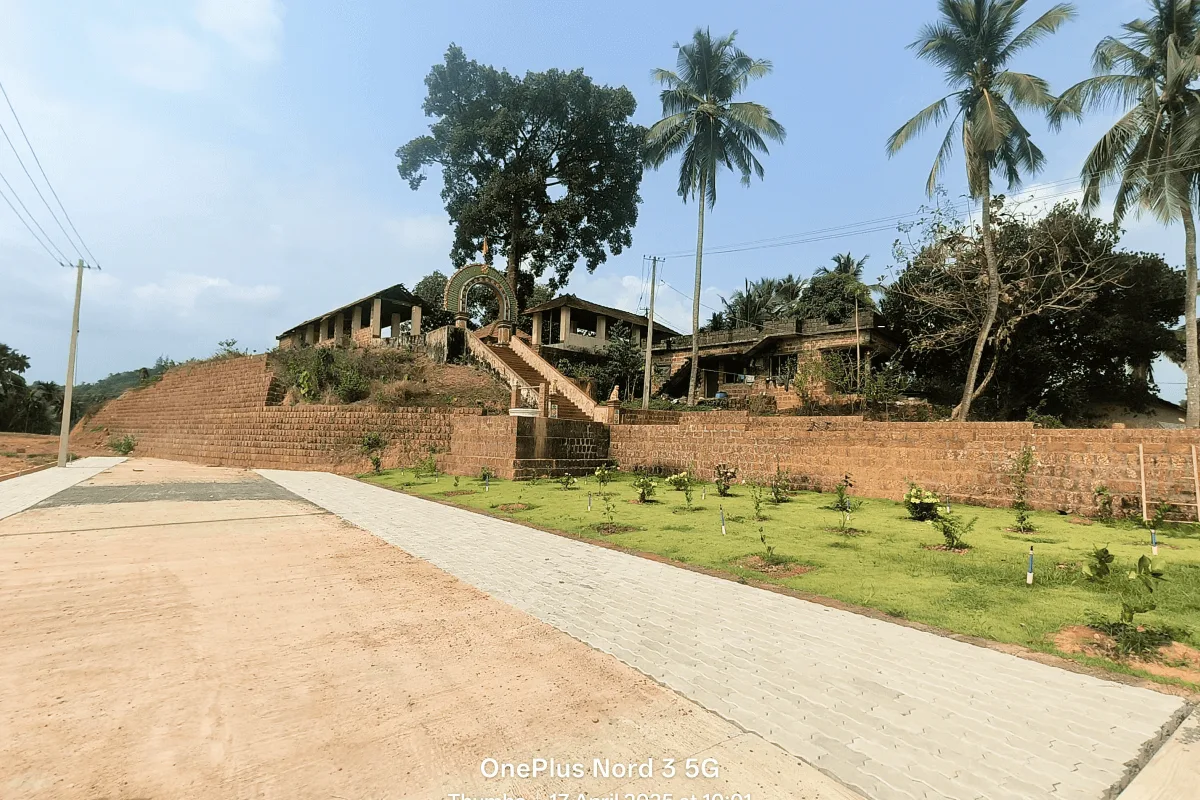 Gomathi layout thumbe-2