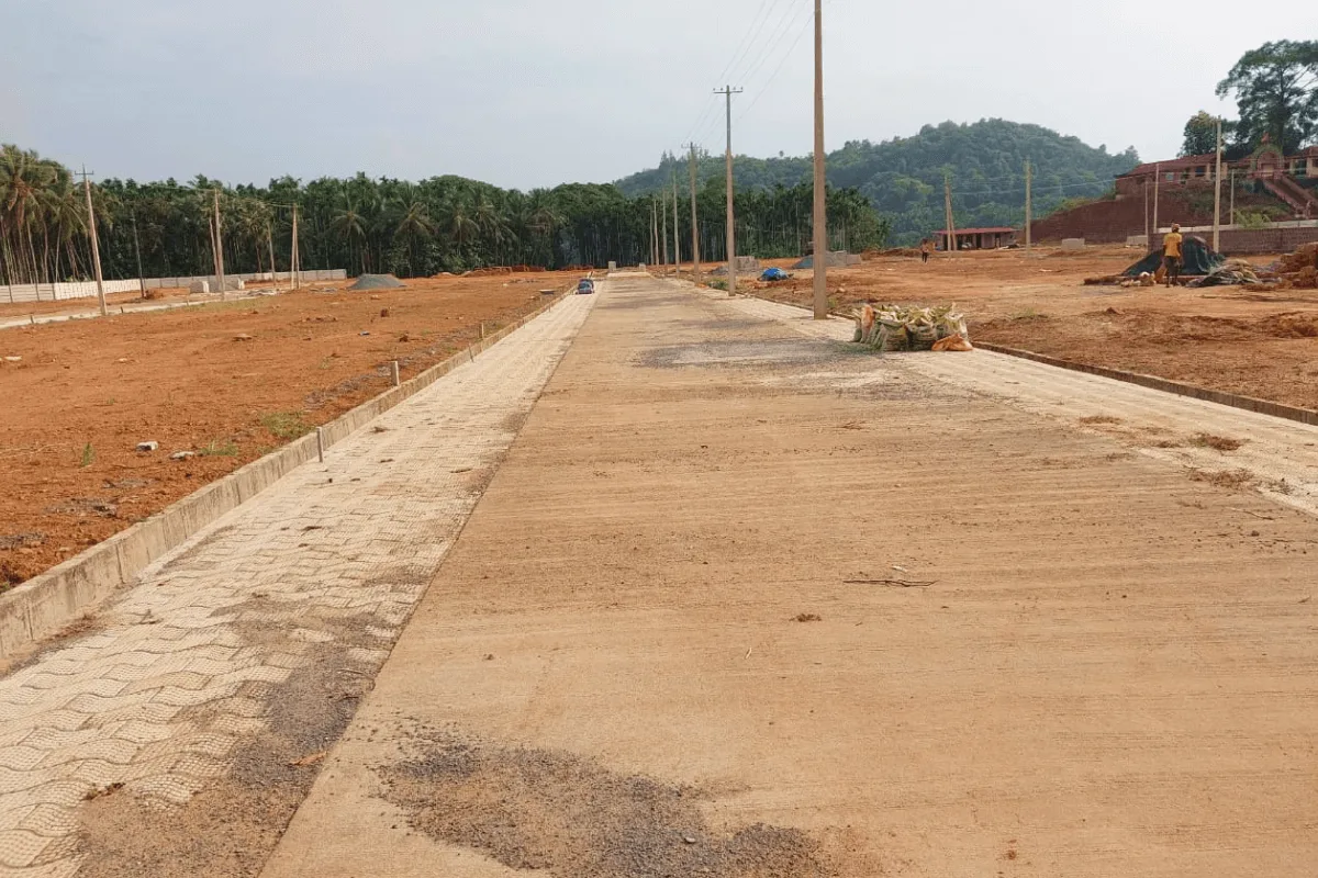 Gomathi layout thumbe